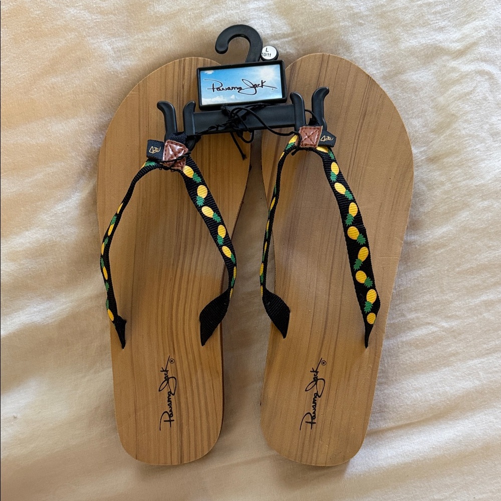 Panama Jack Pineapple Print Flip Flops with Wood-Look Footbed, L 10/11
